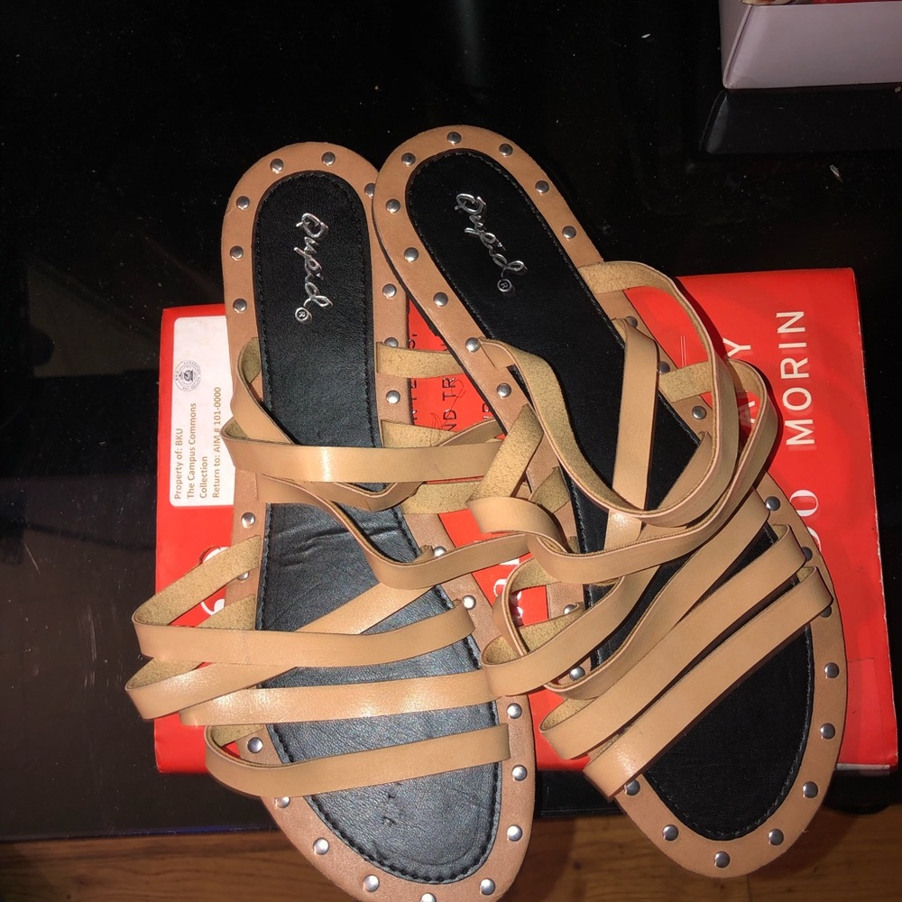 Sandals studded - Picture 2 of 2